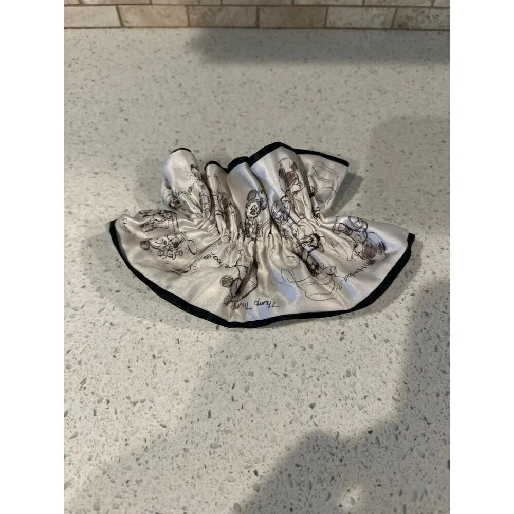 [Exclusive]‎ Disney hand-drawn drawing scrunchie